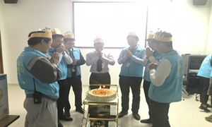 光谷店第四季度“暖心”生日會(huì)圓滿(mǎn)舉行